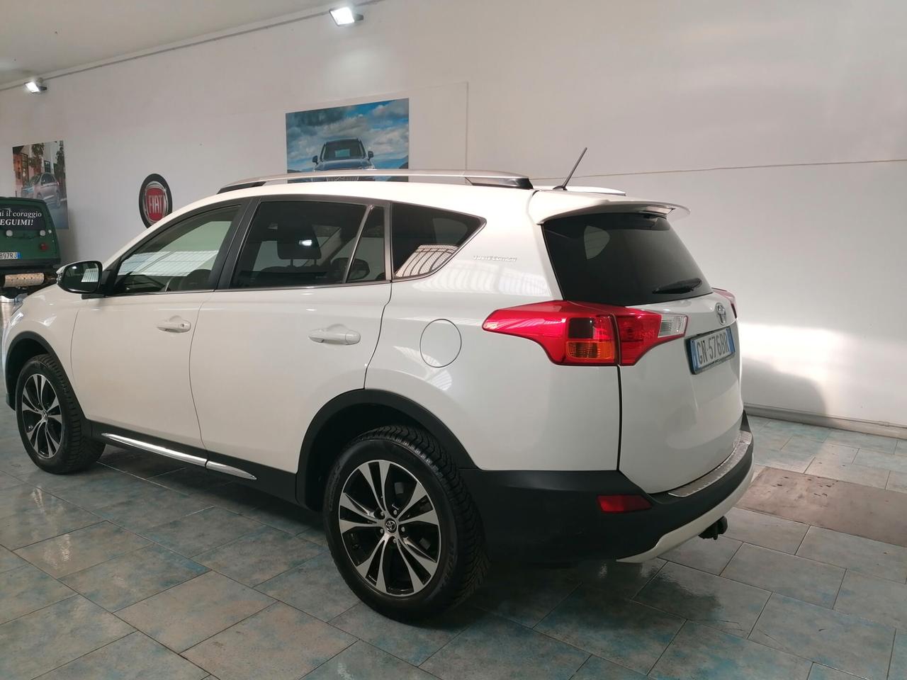 Toyota RAV 4 RAV4 2.0 D-4D 4WD Lounge White Ed.