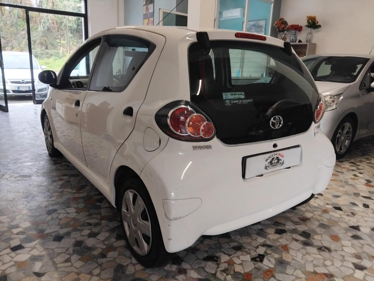 Toyota Aygo 1.0 12V VVT-i 5 porte Deep Ocean Connect
