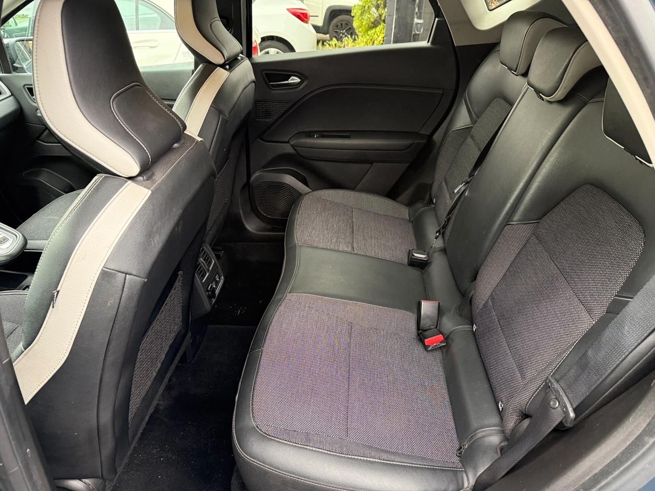 Renault Captur Plug-in Hybrid E-Tech 160 CV Intens