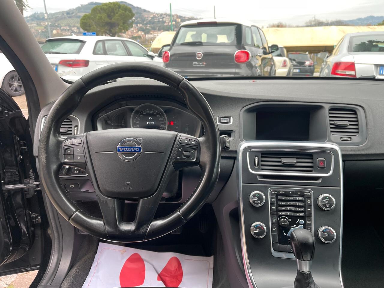 Volvo V60 D2 R-design Momentum NEO PATENTATI