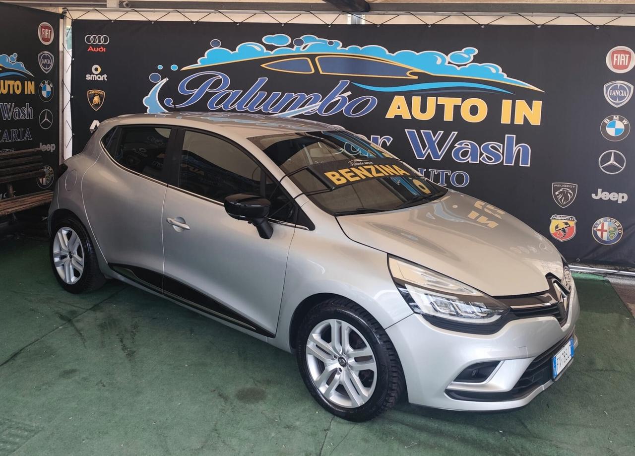 Renault Clio TCe 12V 90 CV 5 porte Moschino Life