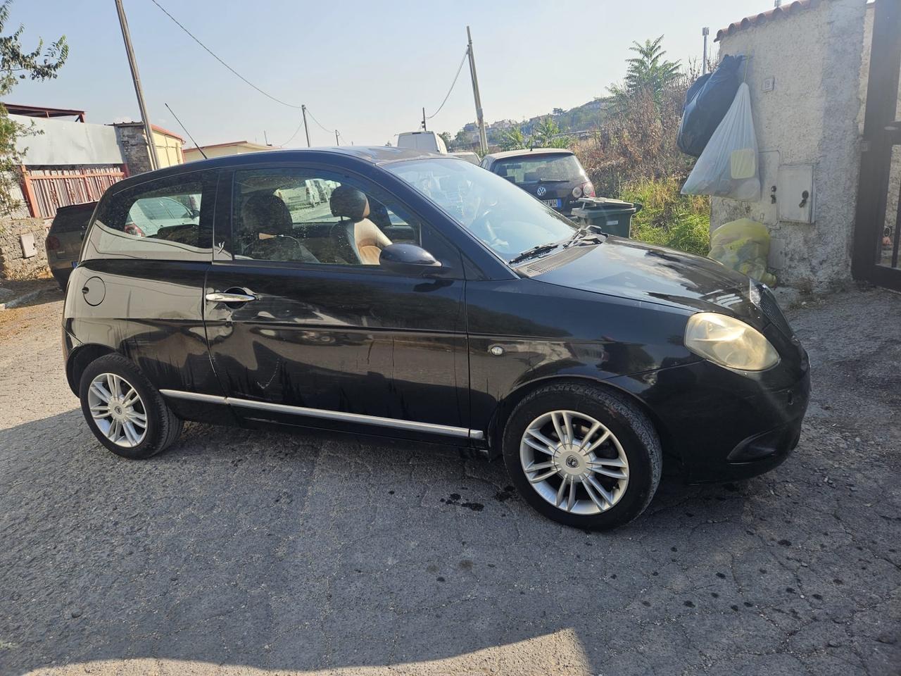 Lancia Ypsilon 1.3 MJT 75 CV Platino