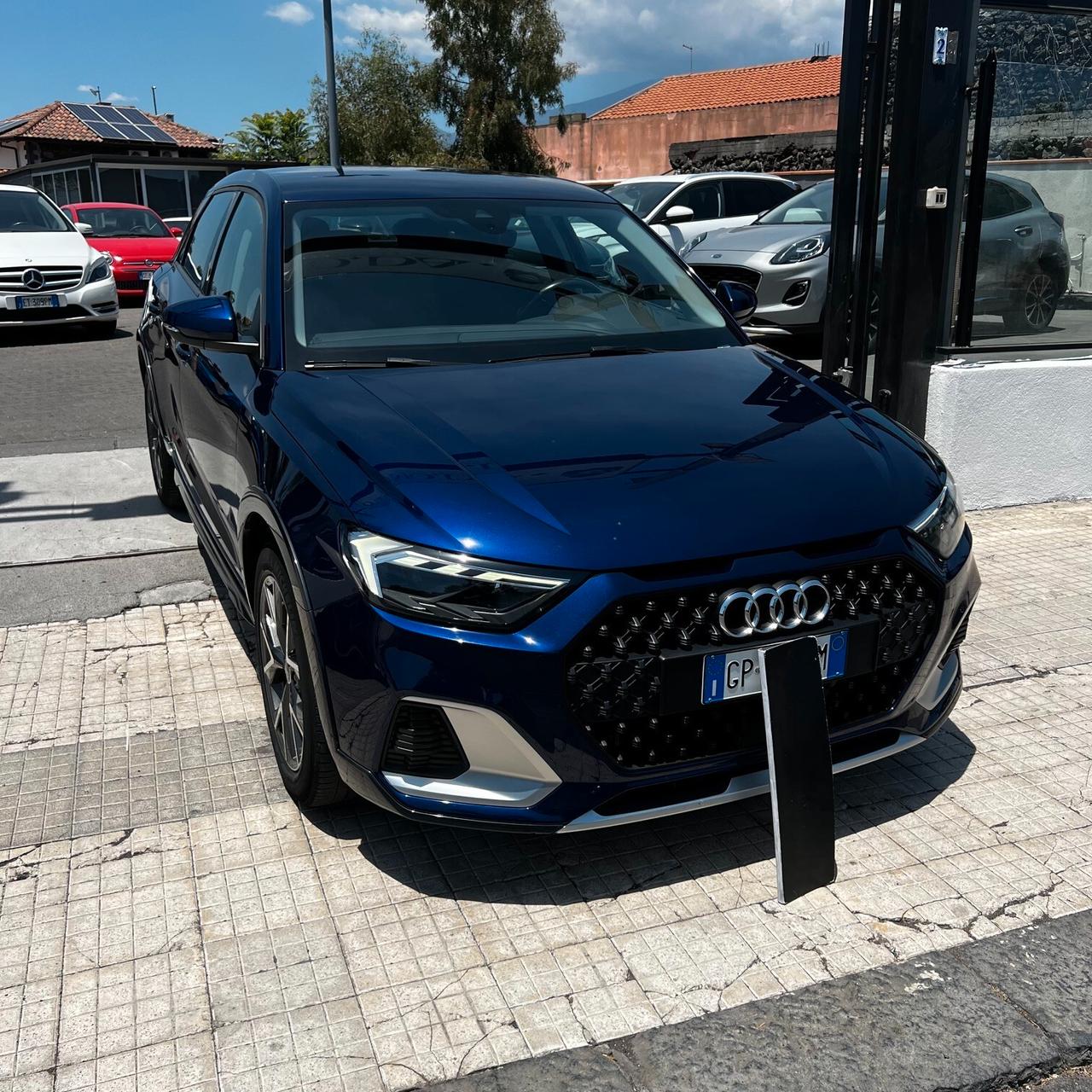 Audi A1 allstreet 30 TFSI S tronic Identity Contrast