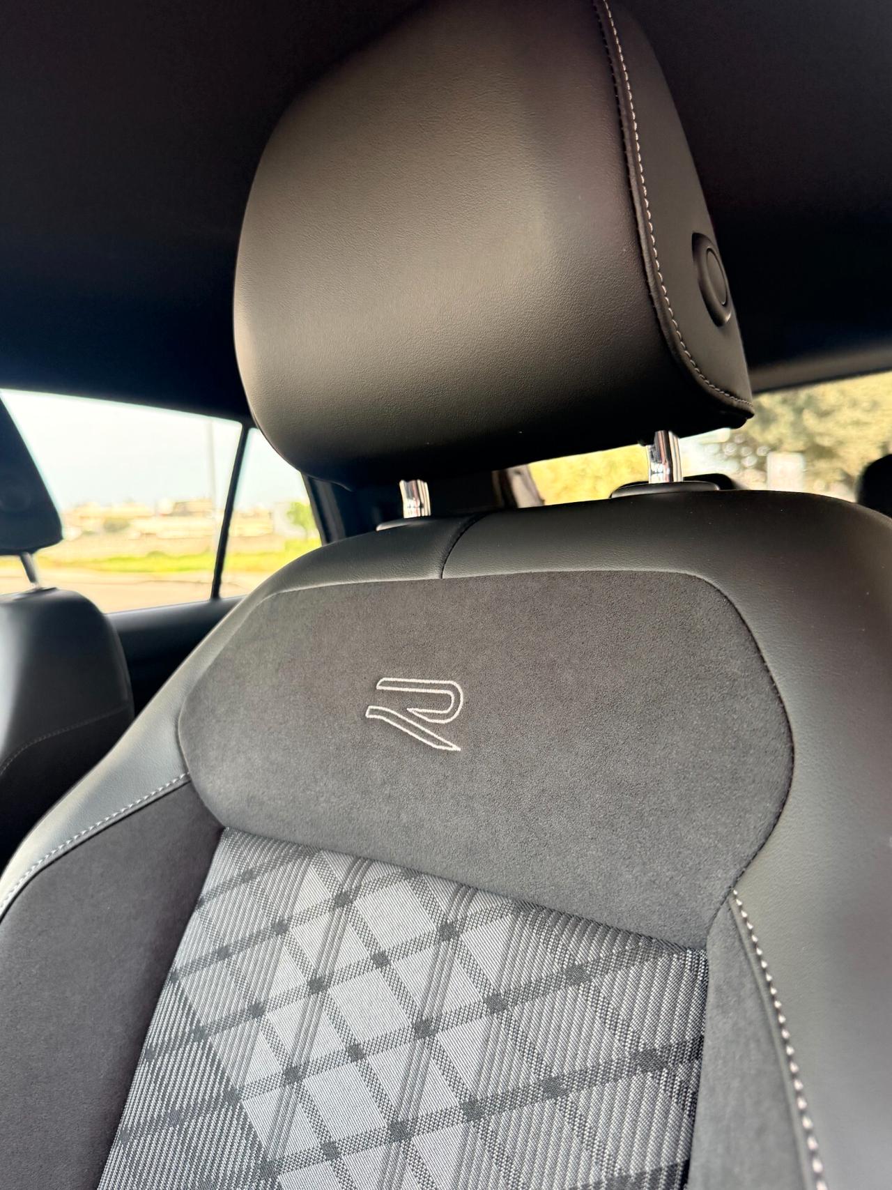 Volkswagen T-Cross 1.0 tsi R-Line edition Plus 115cv TELECAMERA,NAVI,APPLE CARPLAY,VIRTUAL COCKPIT, GARANZIA UFFICIALE