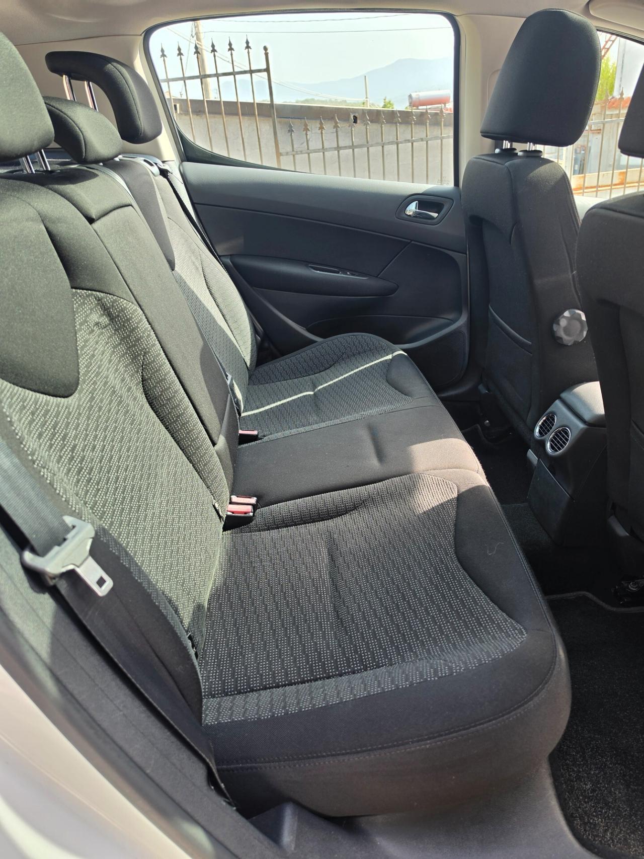 Peugeot 308 1.6 8V e-HDi 112CV Stop&Start 5p. Sport