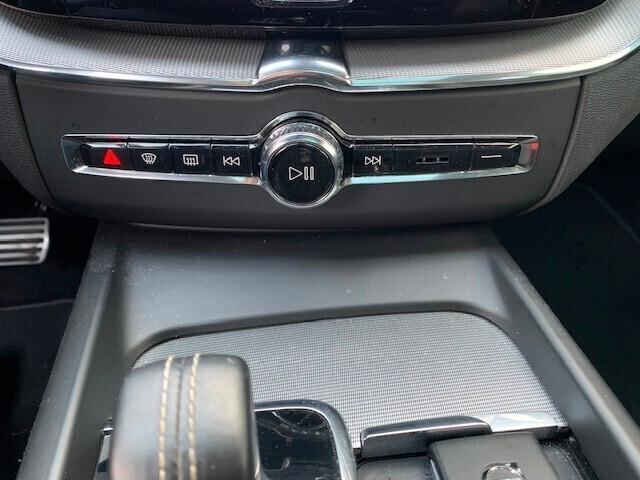 Volvo XC60 2.0 t6 recharge PLUG IN Inscription