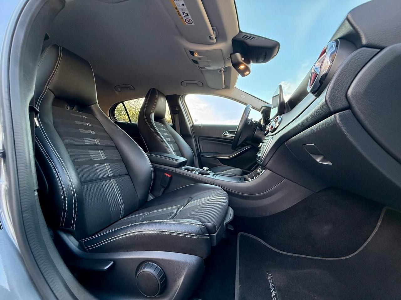 MERCEDES- BENZ GLA 200 D AUTOMATIC SPORT