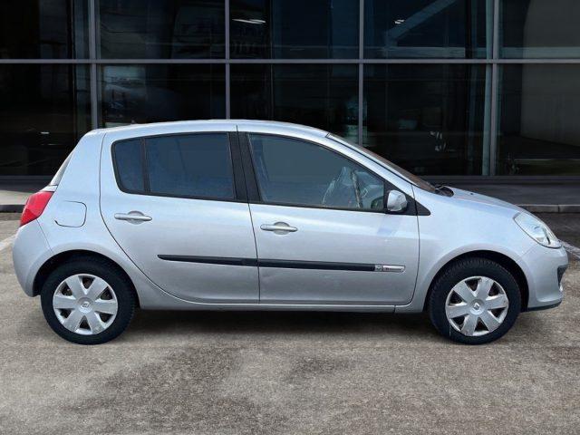 RENAULT Clio 1.2 BENZ 75 CV 16V 5 porte ADATTA NEOPATENTATI