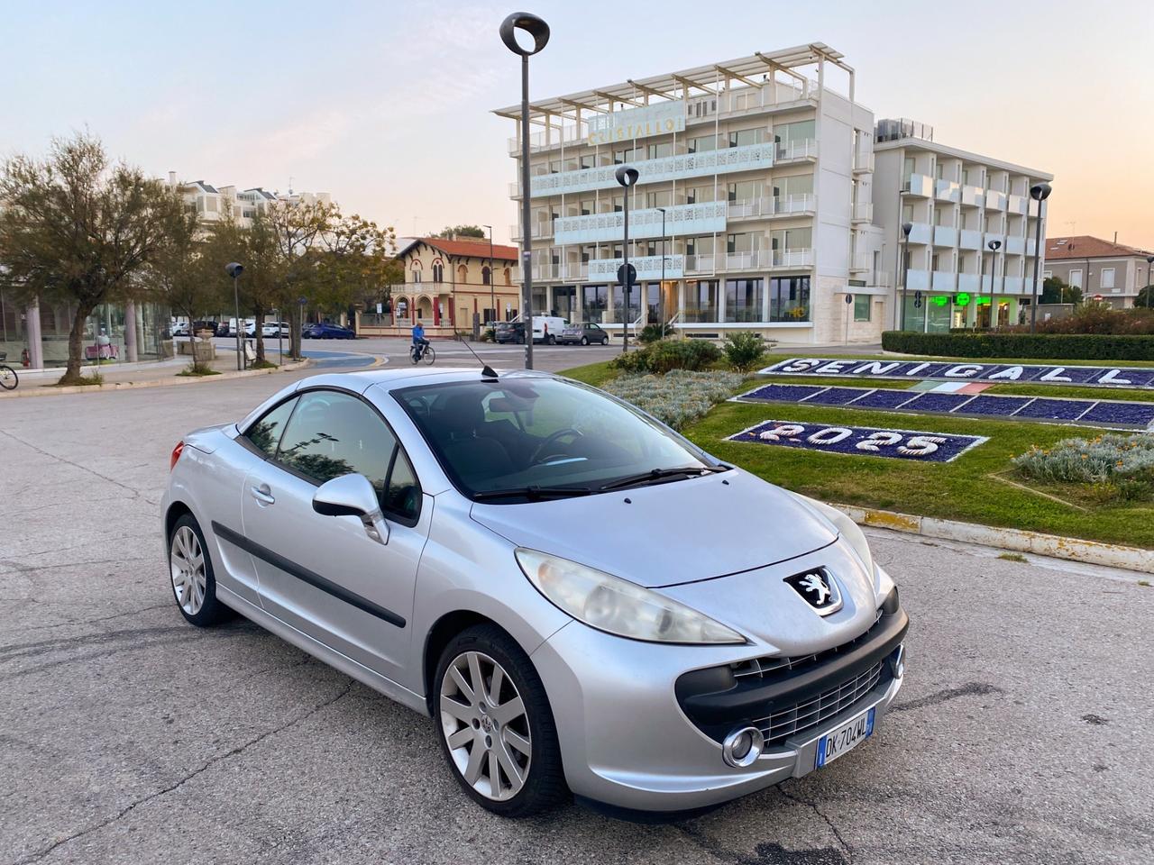 Peugeot 207 CC 1.6 HDi Féline - 2008