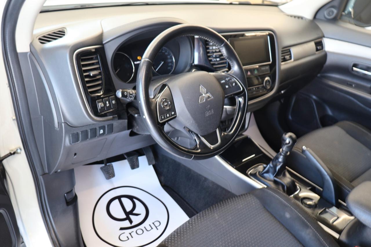 Mitsubishi Outlander 2.2 Instyle awd 7POSTI