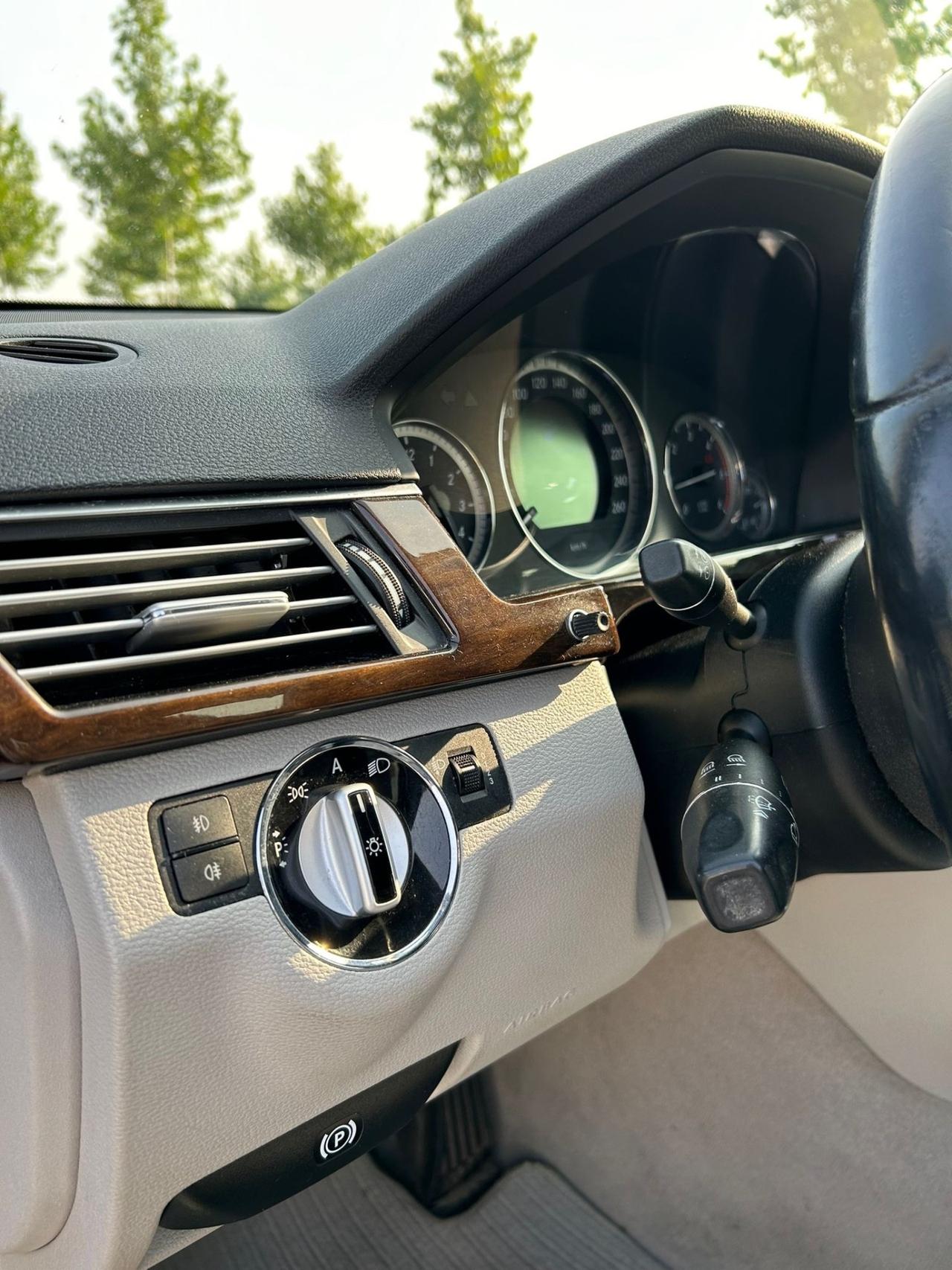 Mercedes-benz E 220 E 220 CDI BlueEFFICIENCY Executive