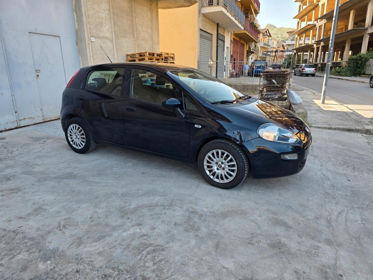 Fiat Punto 1.3 MJT II 75 CV 5 porte Street