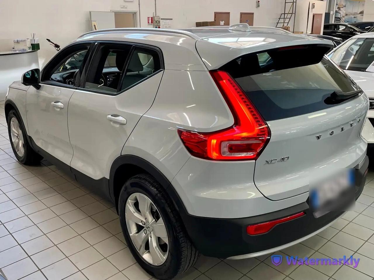 VolvoXC40 2.0 d3 MOMENTUM