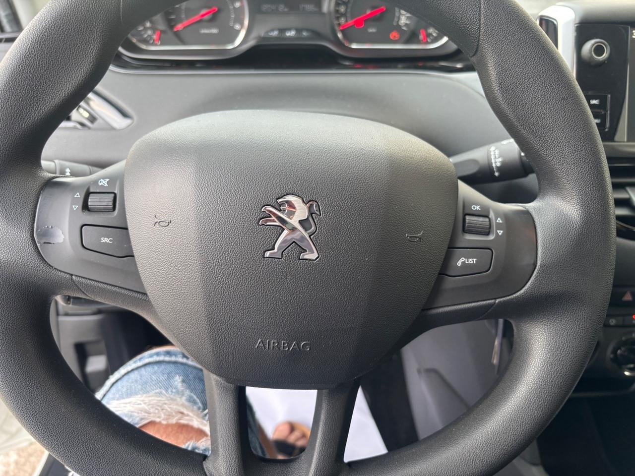 Peugeot 208 1.4 HDi 68 CV 5 porte Access