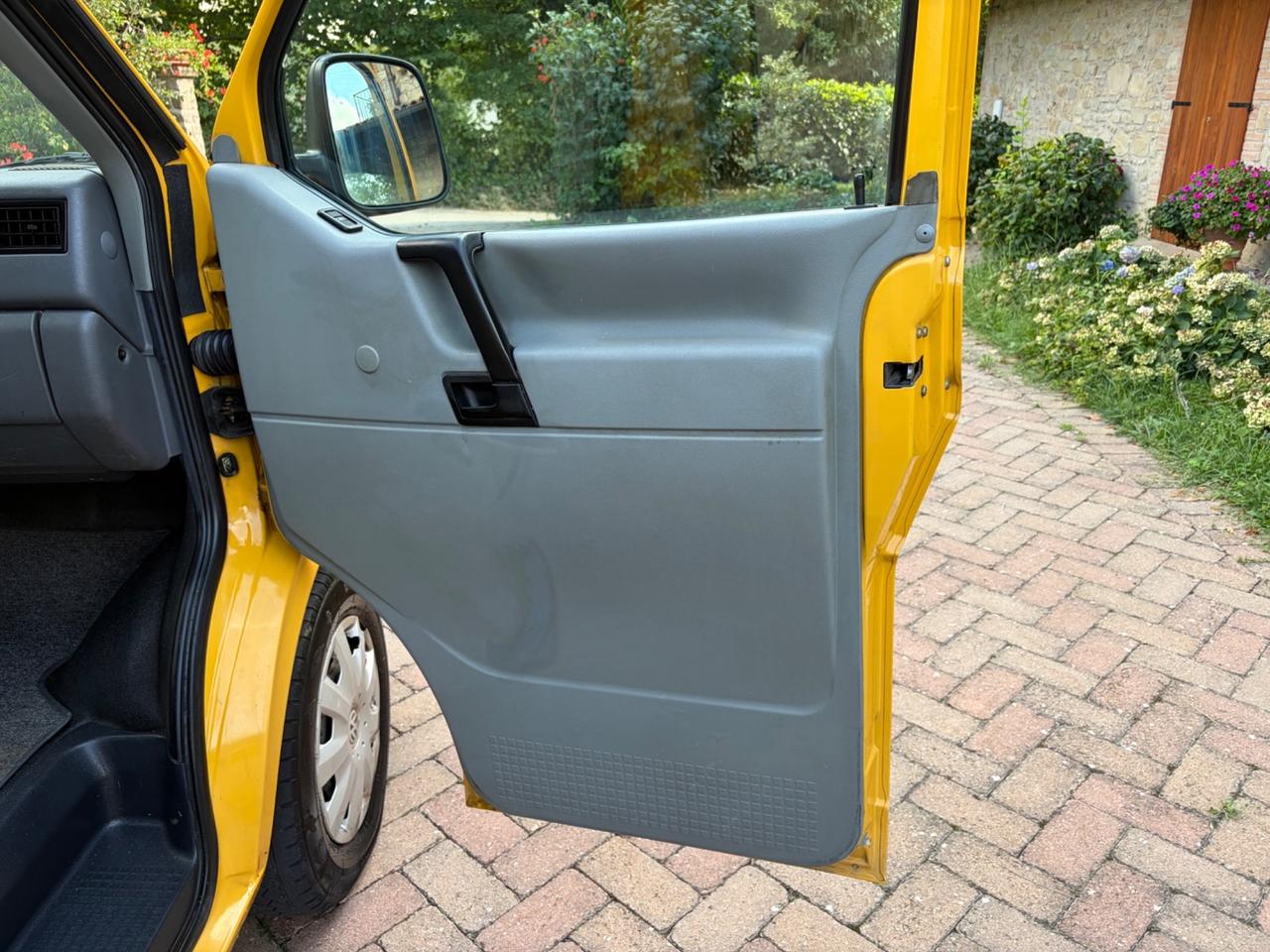 Volkswagen Transporter 2.4 D PC Furgone Vetrinato