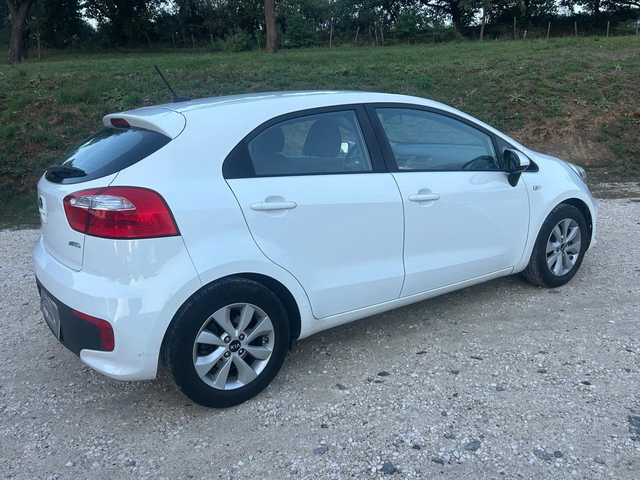 Kia Rio 1.2 CVVT 5p. ECO GPL Cool neopatentati