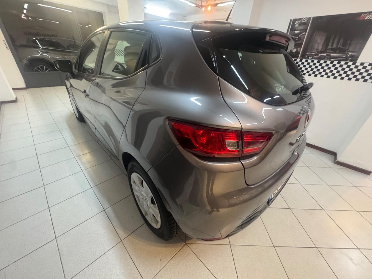 Clio 1.2 75CV GPL CASA MADRE