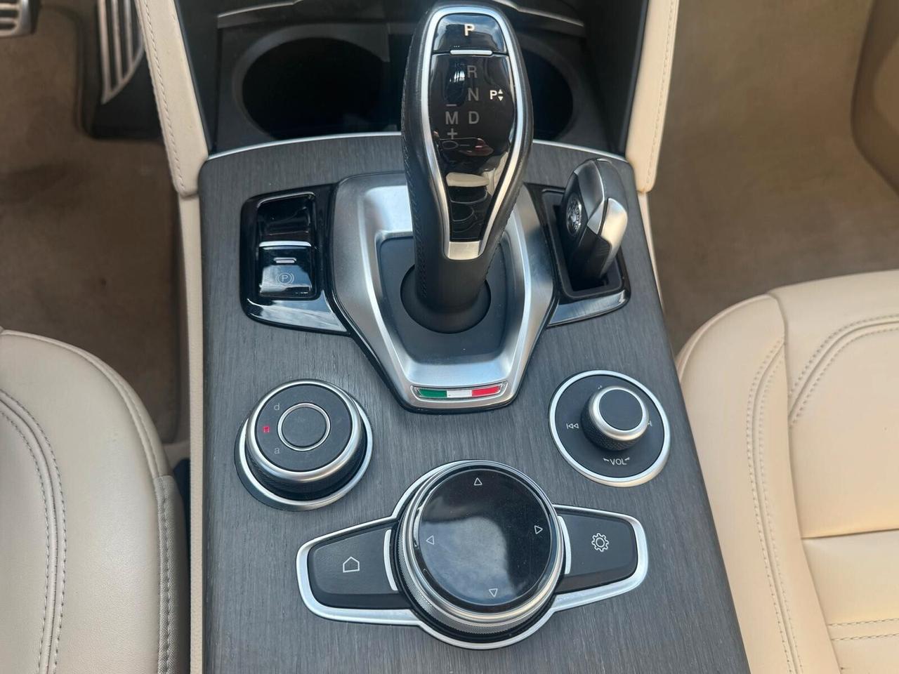 Alfa Romeo Stelvio 2.2 Turbodiesel 210 CV AT8 Q4 Ti