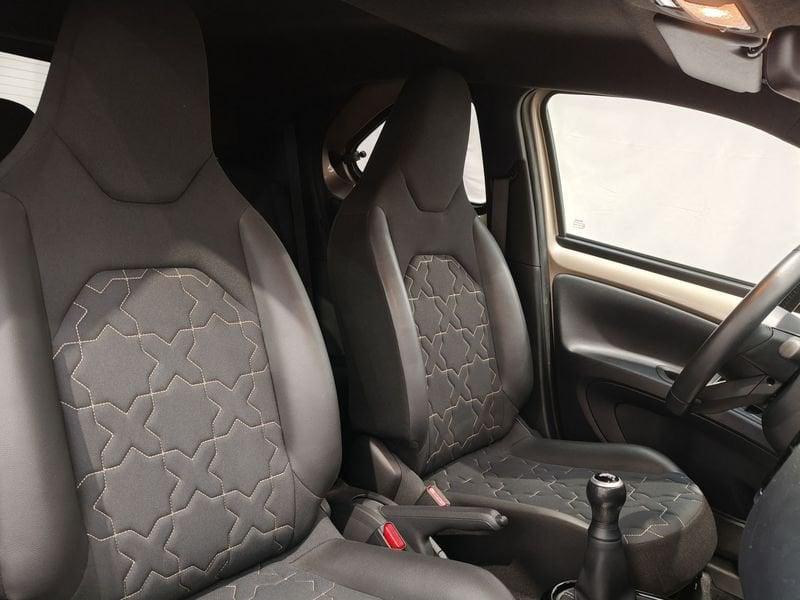 Toyota Aygo X Aygo X 1.0 VVT-i 72 CV 5 porte Lounge