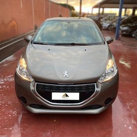 Peugeot 208 1.4 HDi 68 CV **NEOPATENTATI**