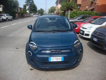 Fiat 500e Berlina 42 kWh La Prima