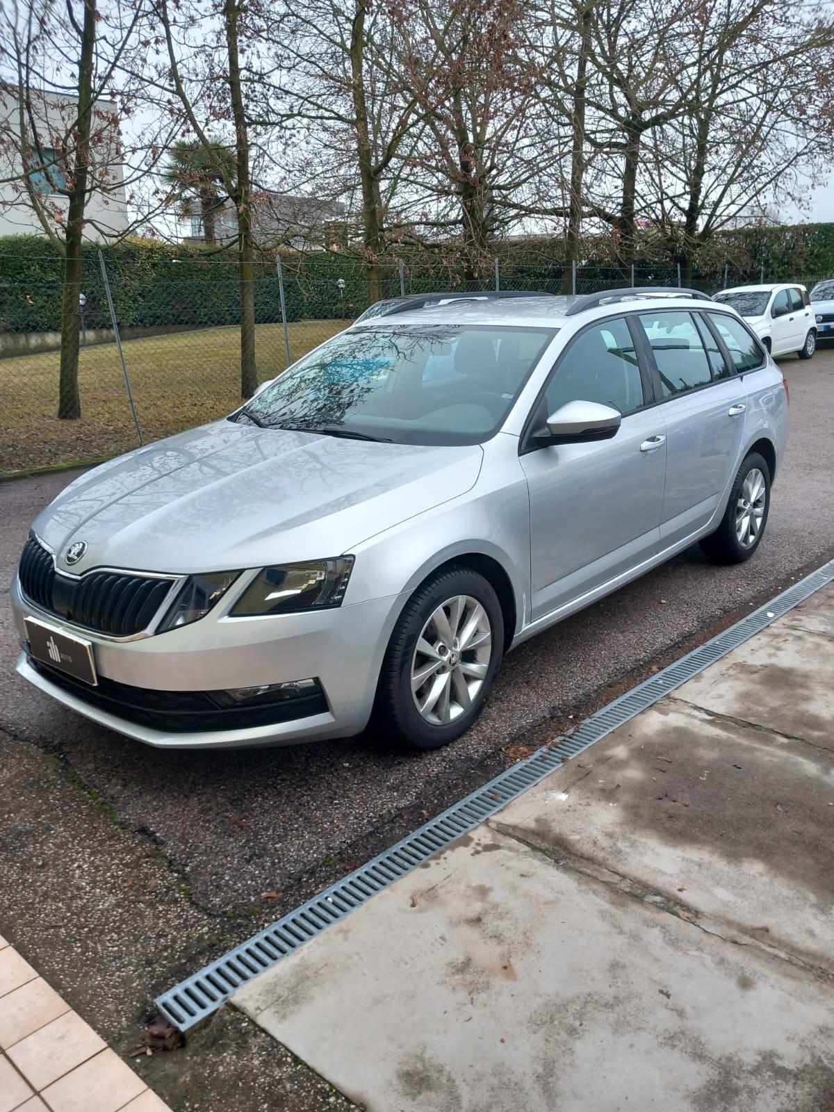 Skoda Octavia 1.6 TDI SCR 115 CV DSG Wagon Style