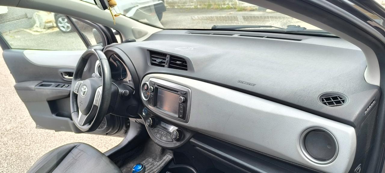 Toyota Yaris 1.5 Hybrid 5 porte Lounge CAMERA NAVI BI-ZONA