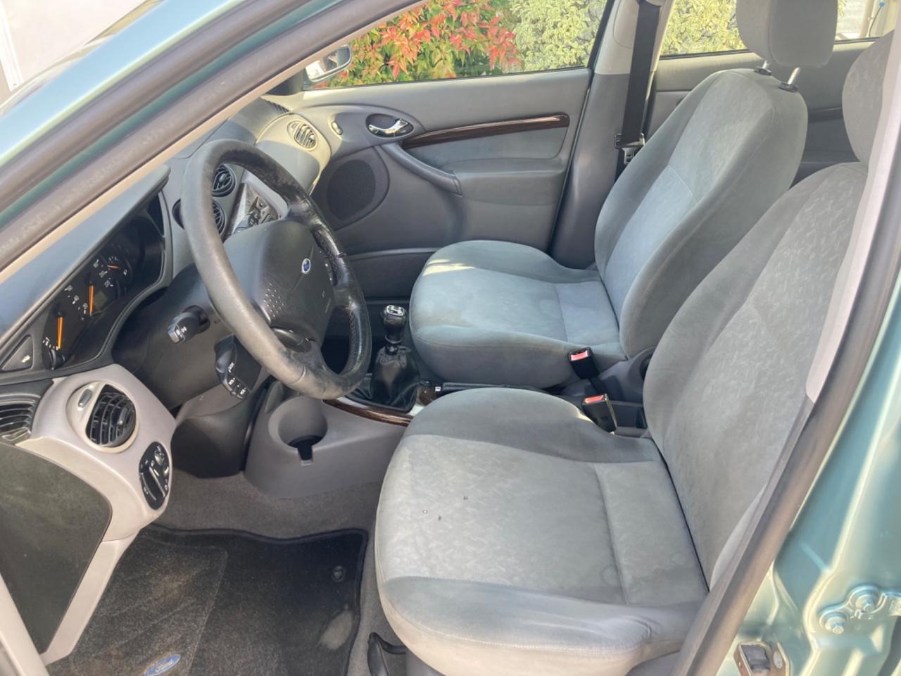 FORD FOCUS 5 PORTE (KM 132.305) DA VETRINA