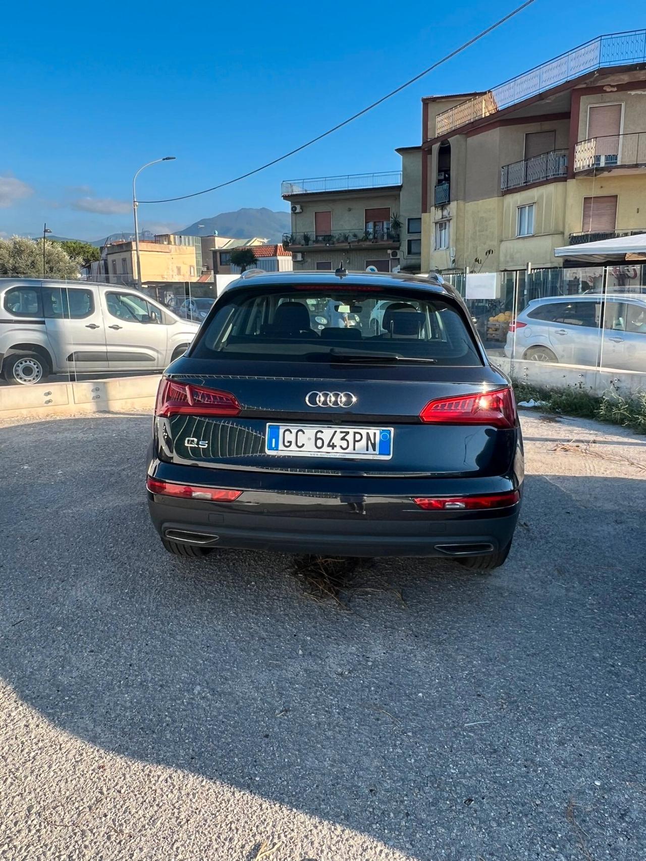 Audi Q5 30 TDI S tronic Business