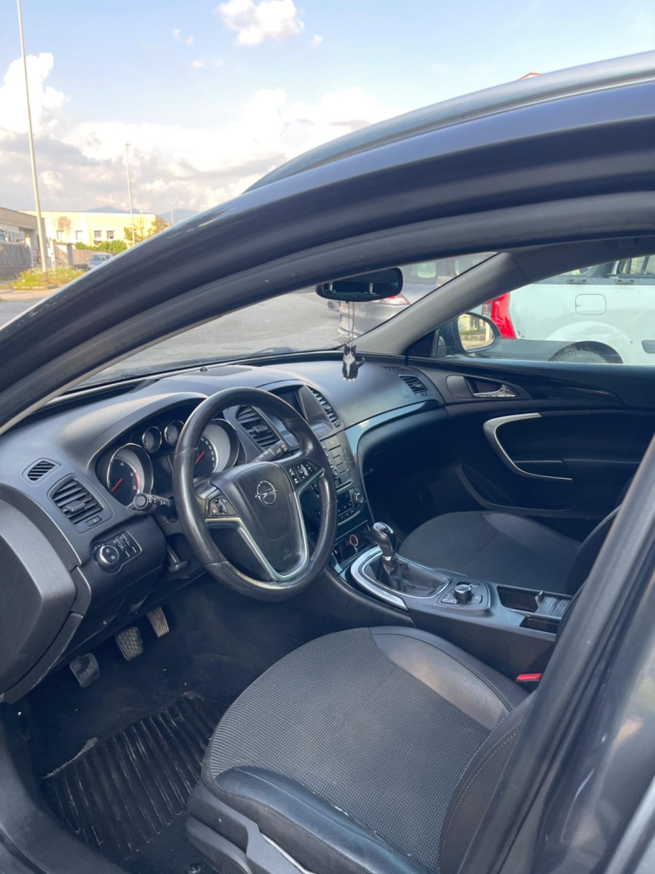 Opel Insignia 2.0 CDTI Sports Tourer Cosmo 2011