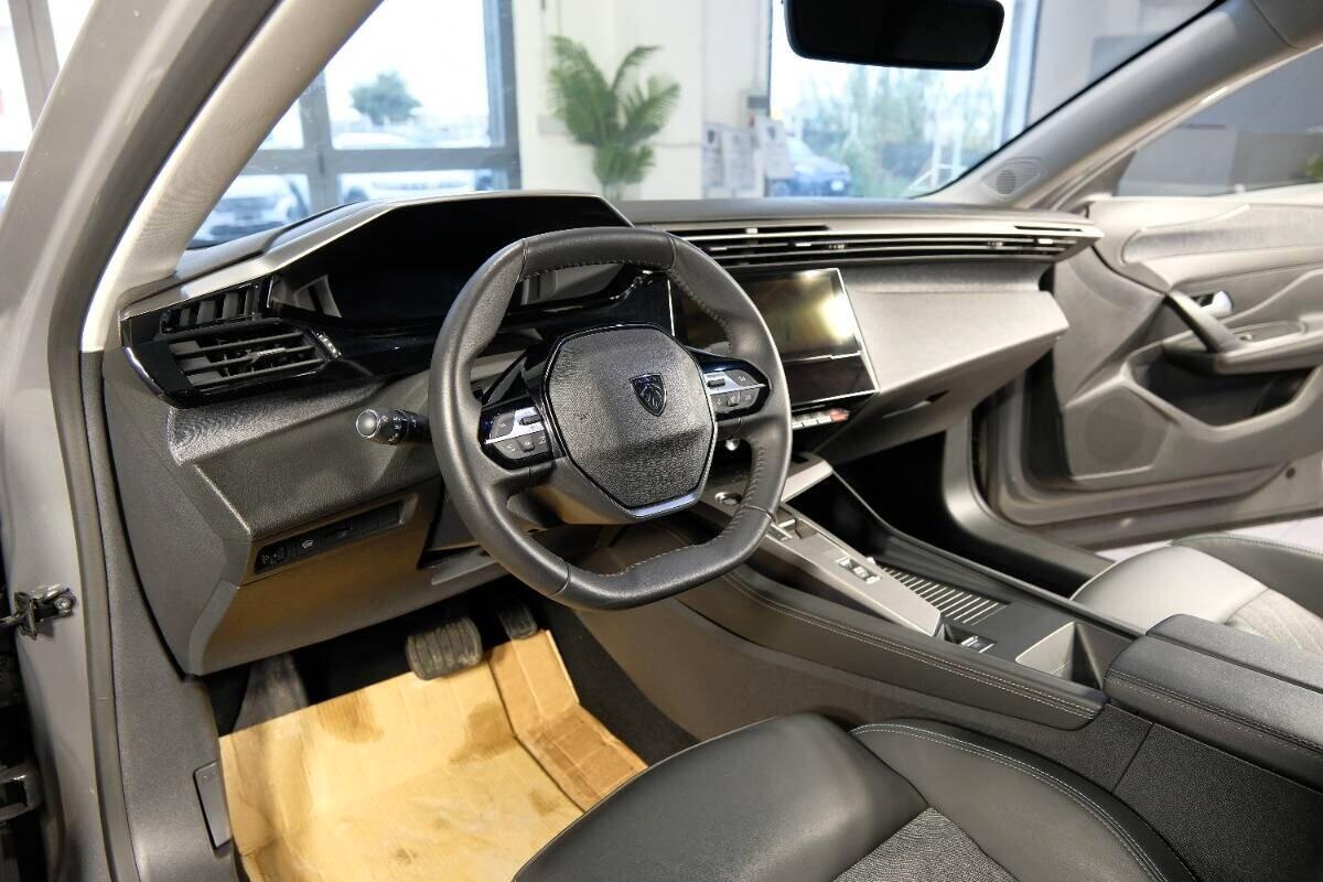 Peugeot 408 PureTech 130 S&S EAT8 Allure