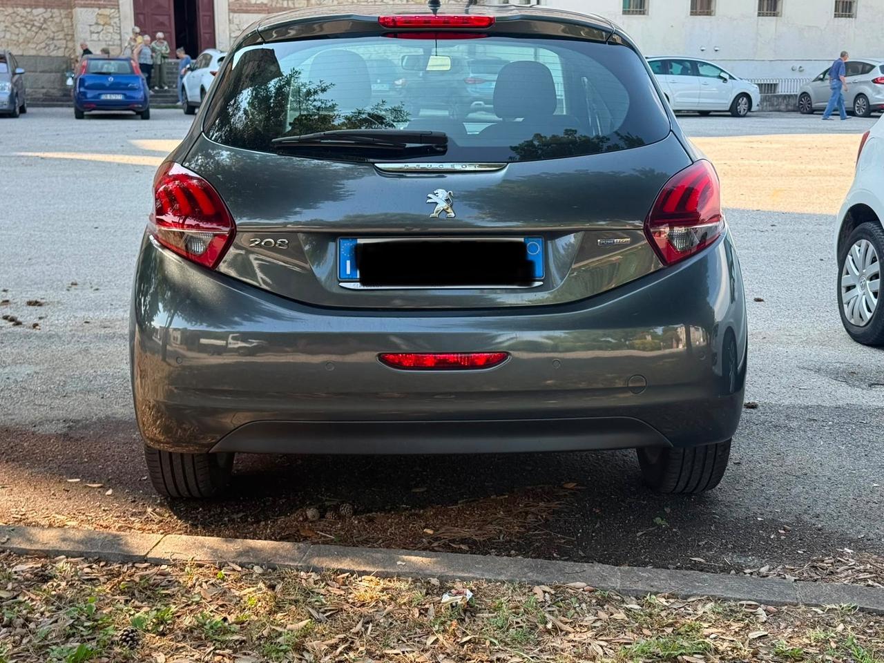 Peugeot 208 PureTech 82 5 porte Allure