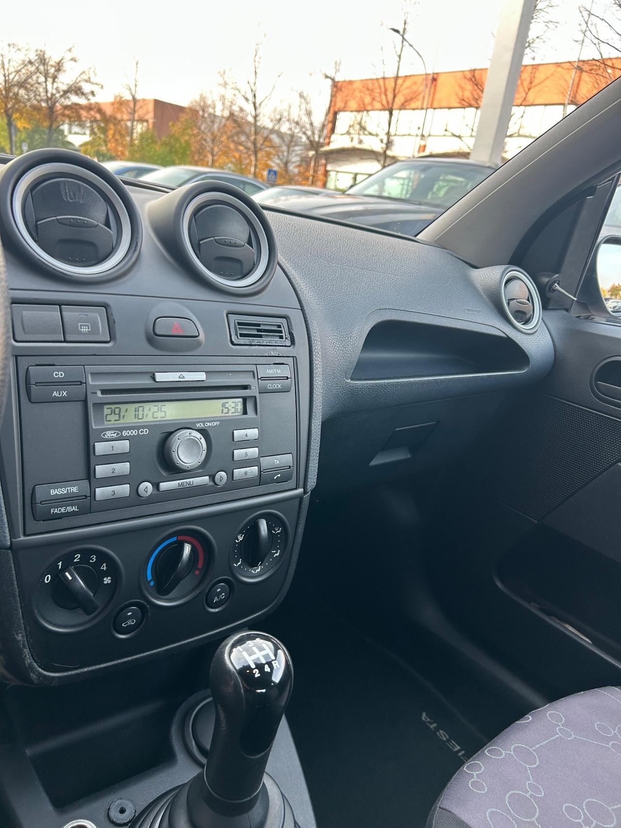 Ford Fiesta 1.4 TDCi 3p. Ghia Neopatentati