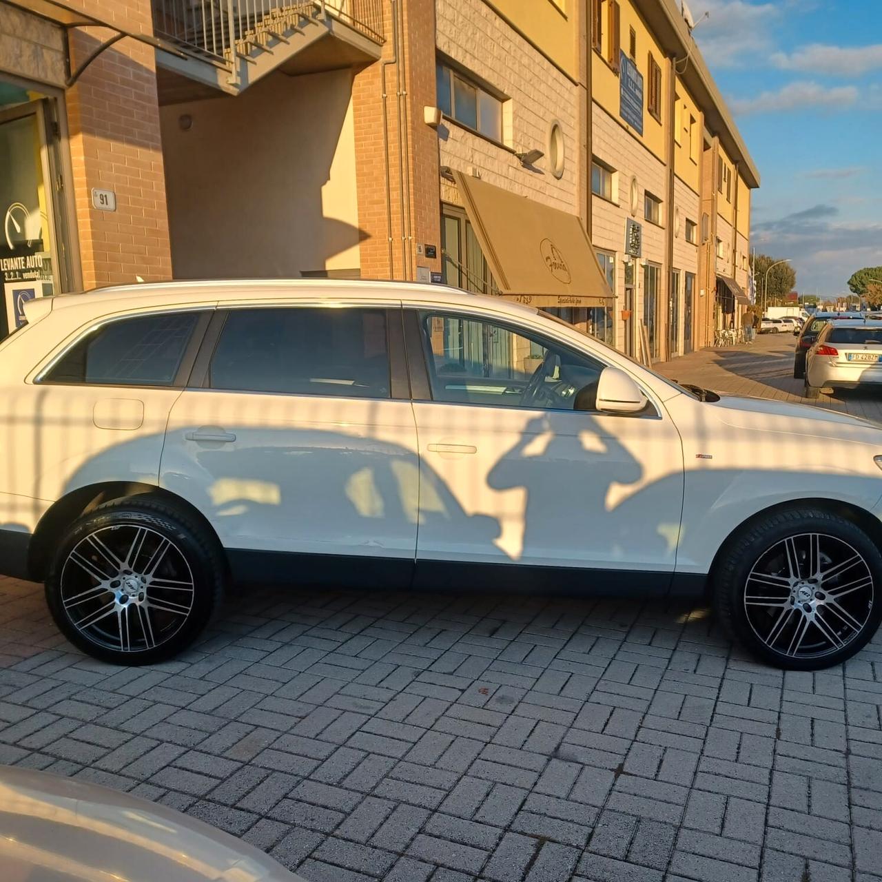 PERFETTA AUDI Q7 3.0 TDI AUTOM 4X4