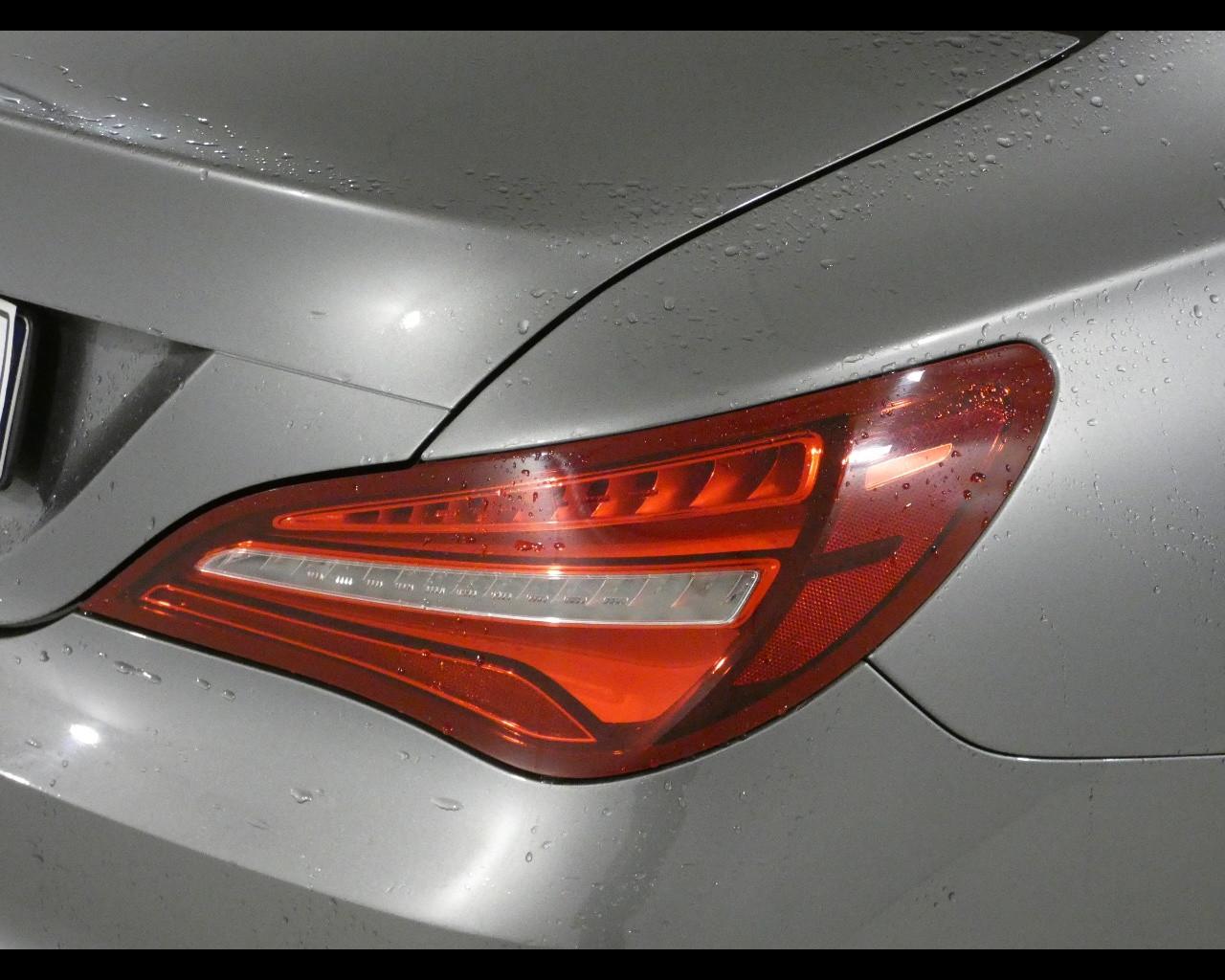 Mercedes-Benz CLA (C/X117) - CLA 200 d Premium