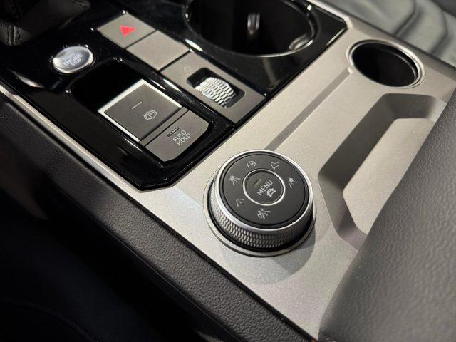 VOLKSWAGEN Touareg 3.0 V6 TDI 286 CV SCR ELEGANCE *UNIPROP*TETTO*