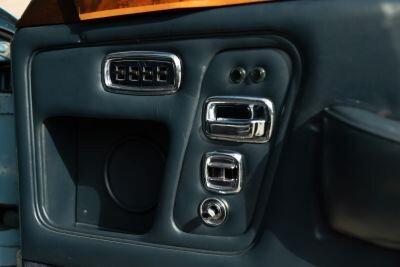 Rolls Royce Corniche Coupe book service