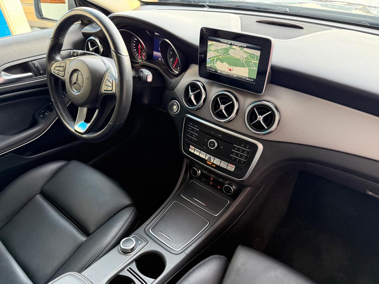 Mercedes-benz GLA 180 Sport 122CV