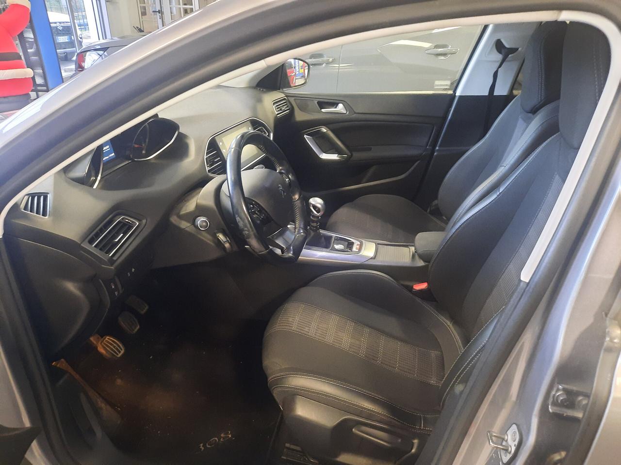 Peugeot 308 BlueHDi 130 S&S SW Allure