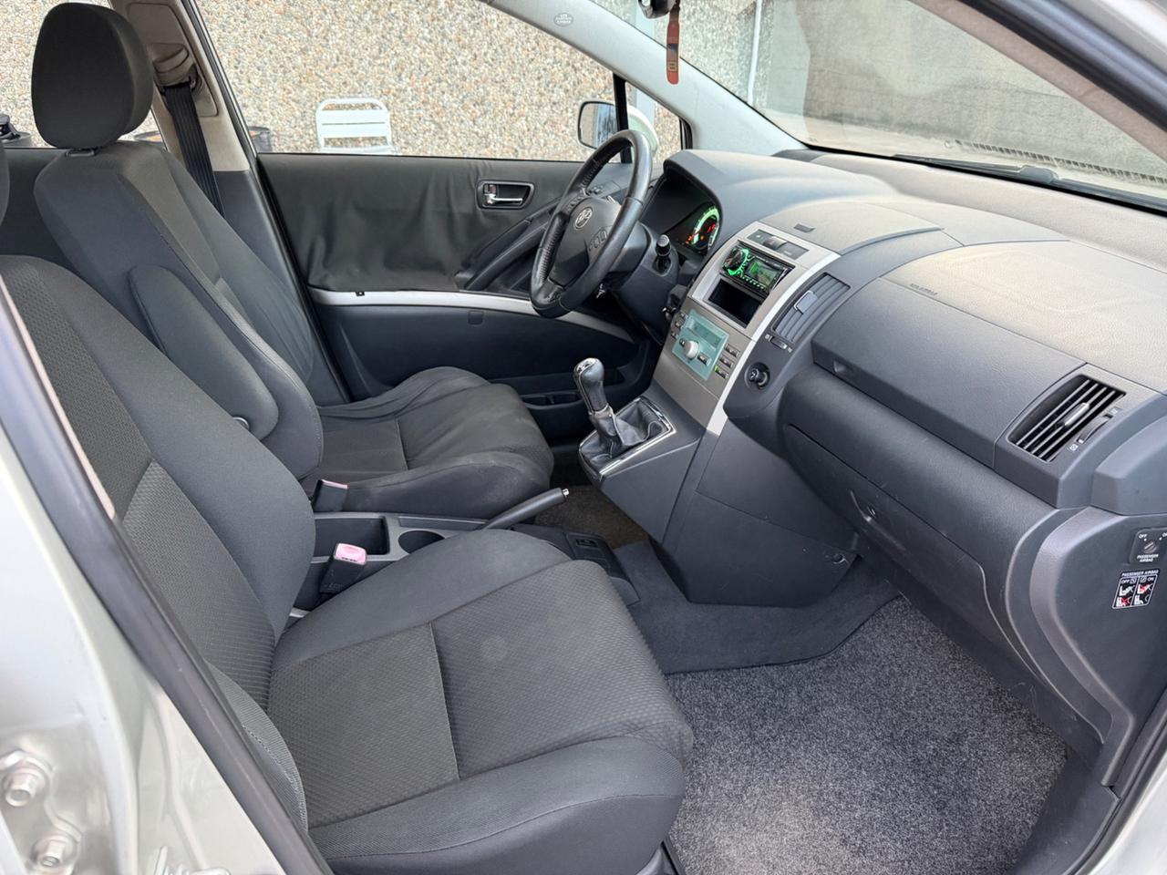 Toyota Corolla Verso 1.6 benzina euro4 neopatentati