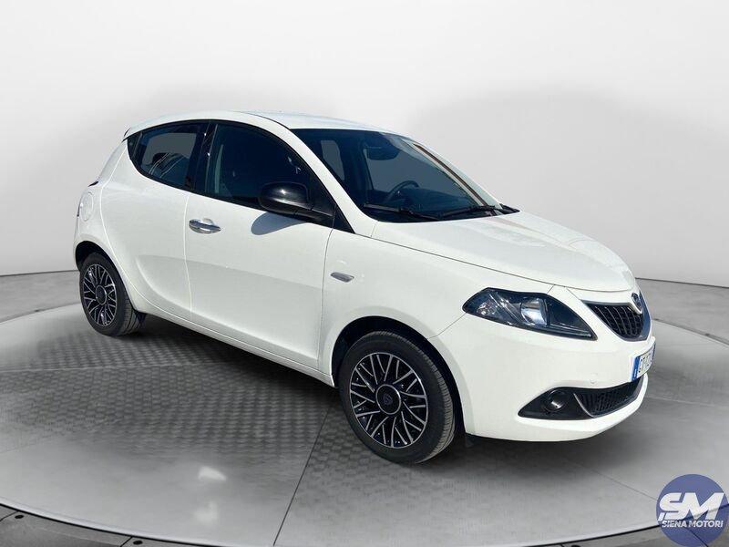 Lancia Ypsilon 1.0 FireFly 5 porte S&S Hybryd Gold