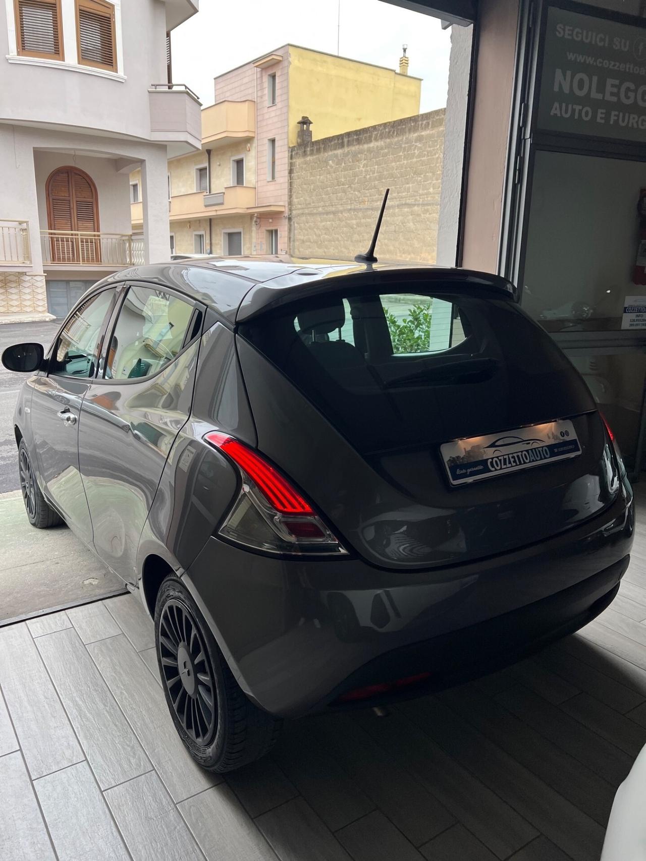 Lancia Ypsilon 1.0 FireFly 5 porte S&S Hybrid