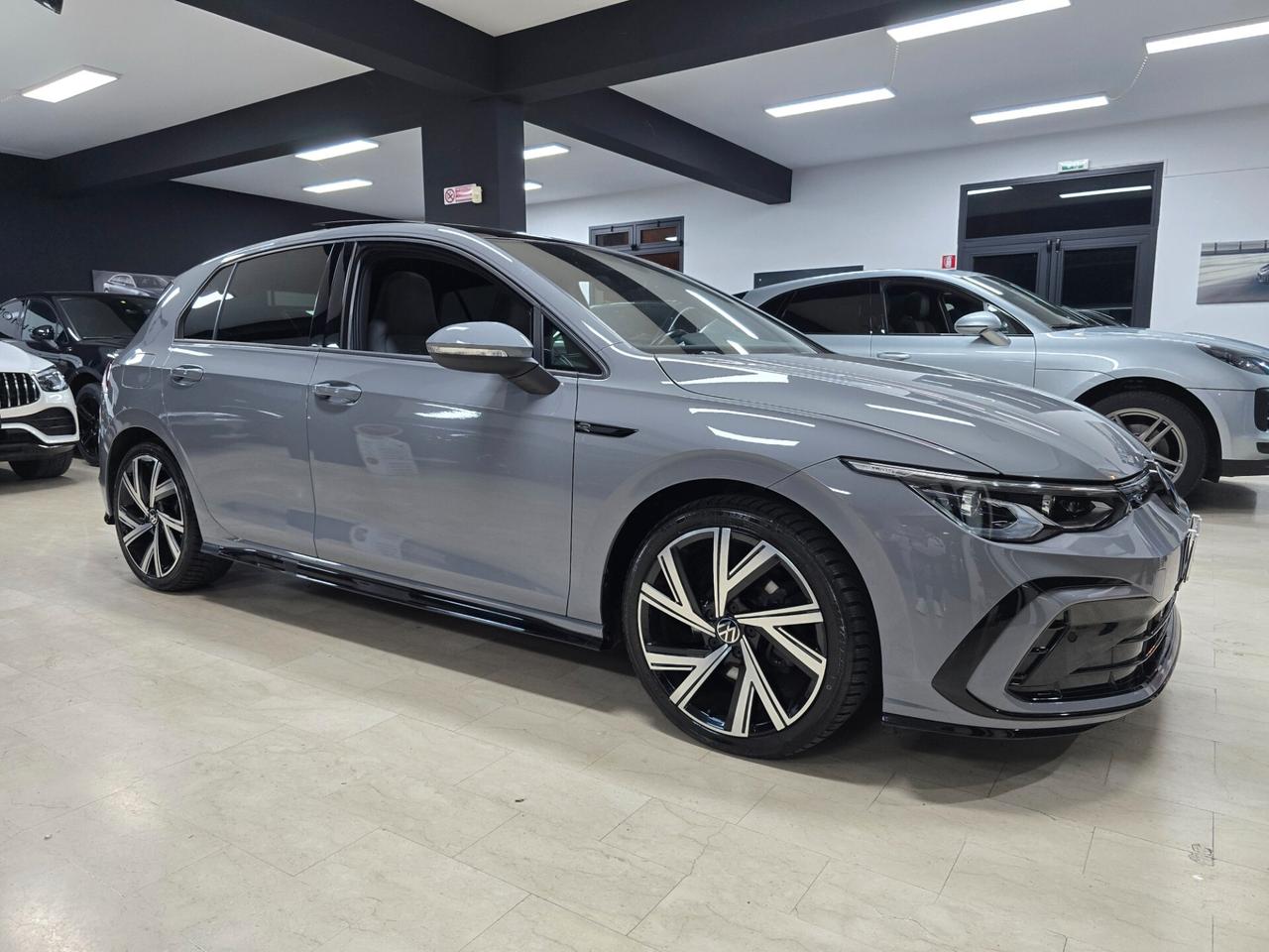 Volkswagen Golf 2.0 TDI 150 CV DSG SCR R-Line (Tetto panorama)