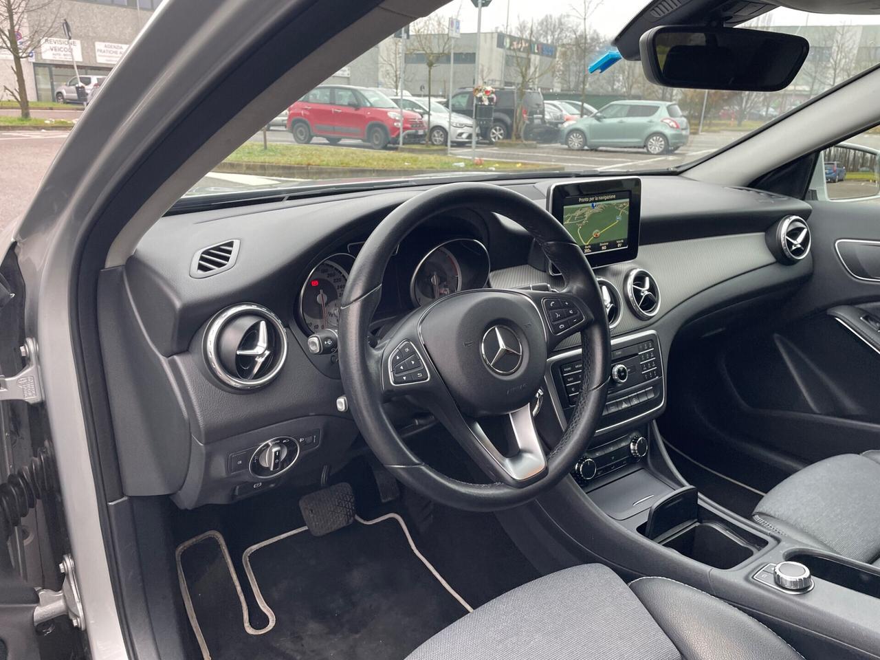 Mercedes-benz GLA 180 d Automatik*Navi*Neopatentati*