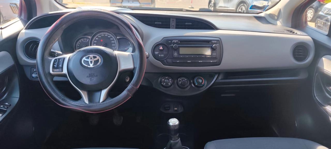 Toyota Yaris 1.0 5 porte