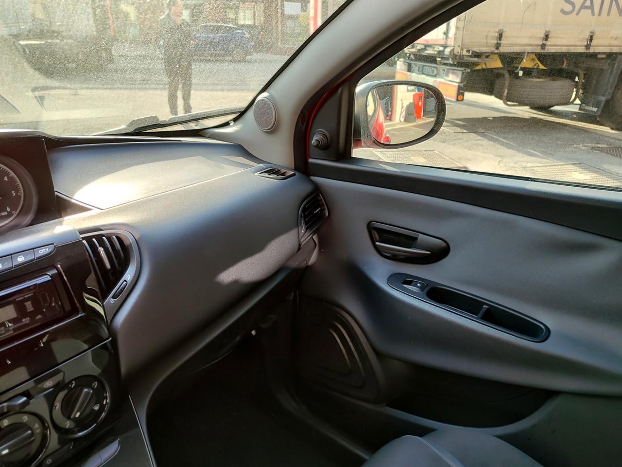 Ypsilon 1.3 MJT 16V OK NEO solo 130MILA KM