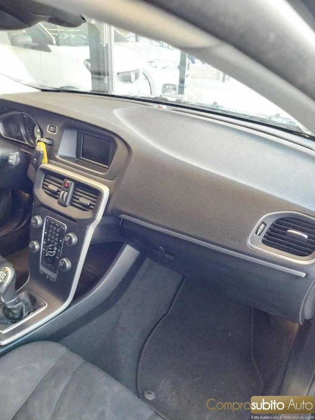 VOLVO V40 D2 1.6 Momentum