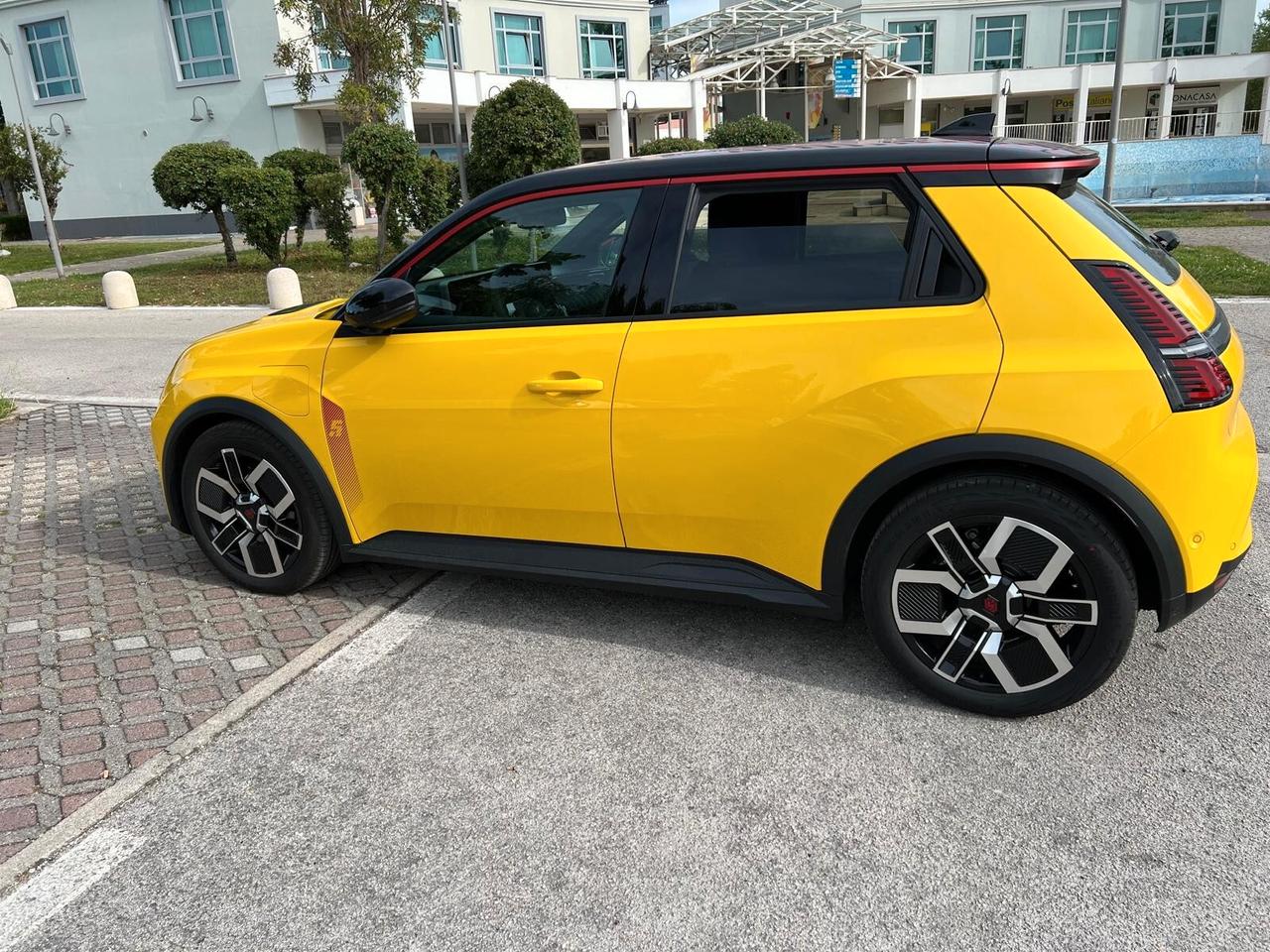 Renault 5 E-Tech Electric 5 E-Tech Electric 150 CV Comfort Range AC 11 Iconic Cinq