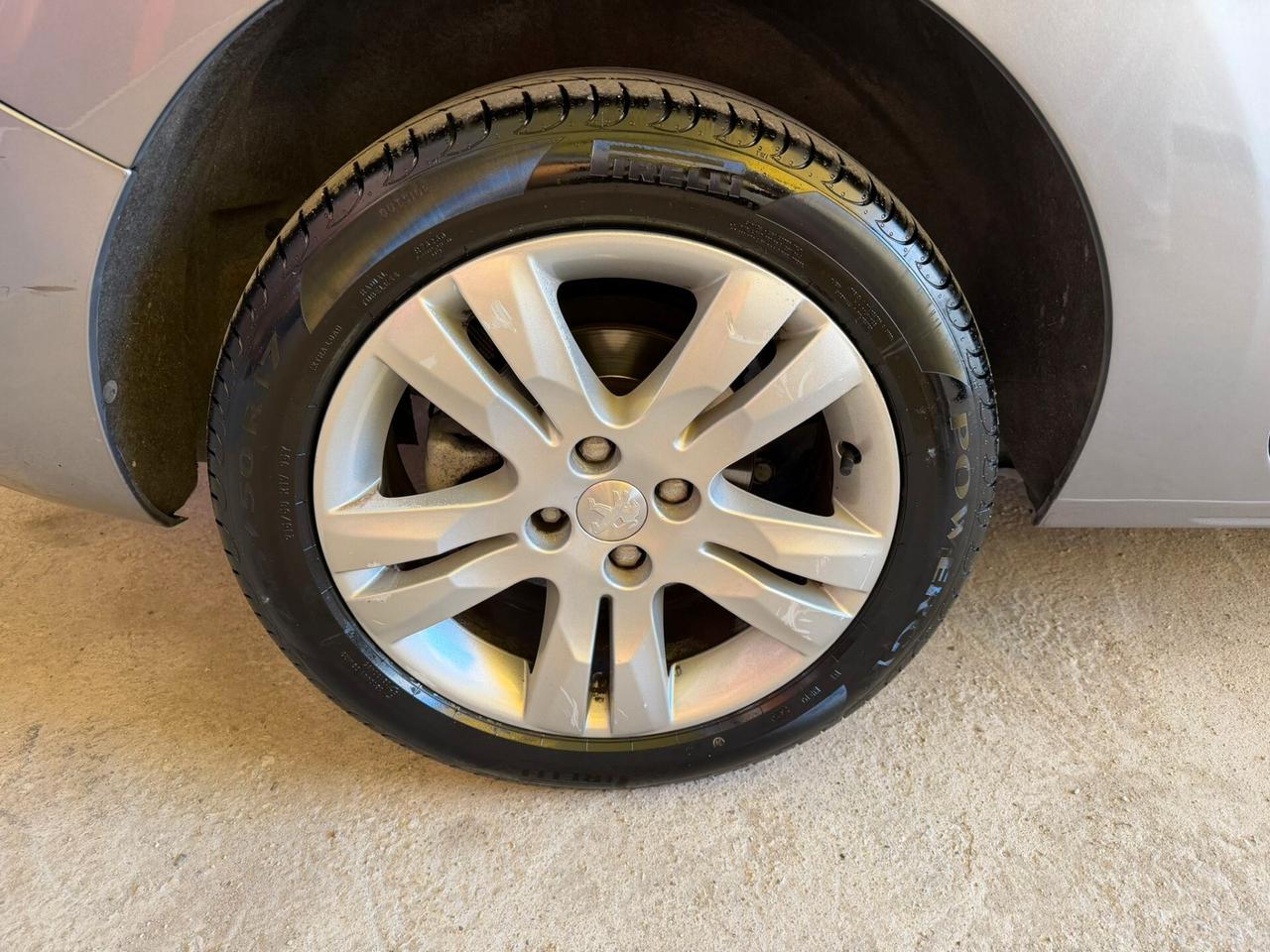 Peugeot 5008 1.6cc diesel 12 mesi garanzia-2016