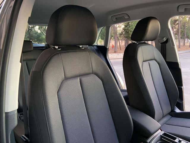 AUDI Q3 35 2.0 TDI S tronic Business Advanced COCKPIT